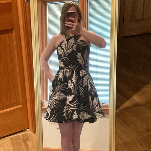 Black and White Floral Glam Crossover Dress - Picture 4 of 7